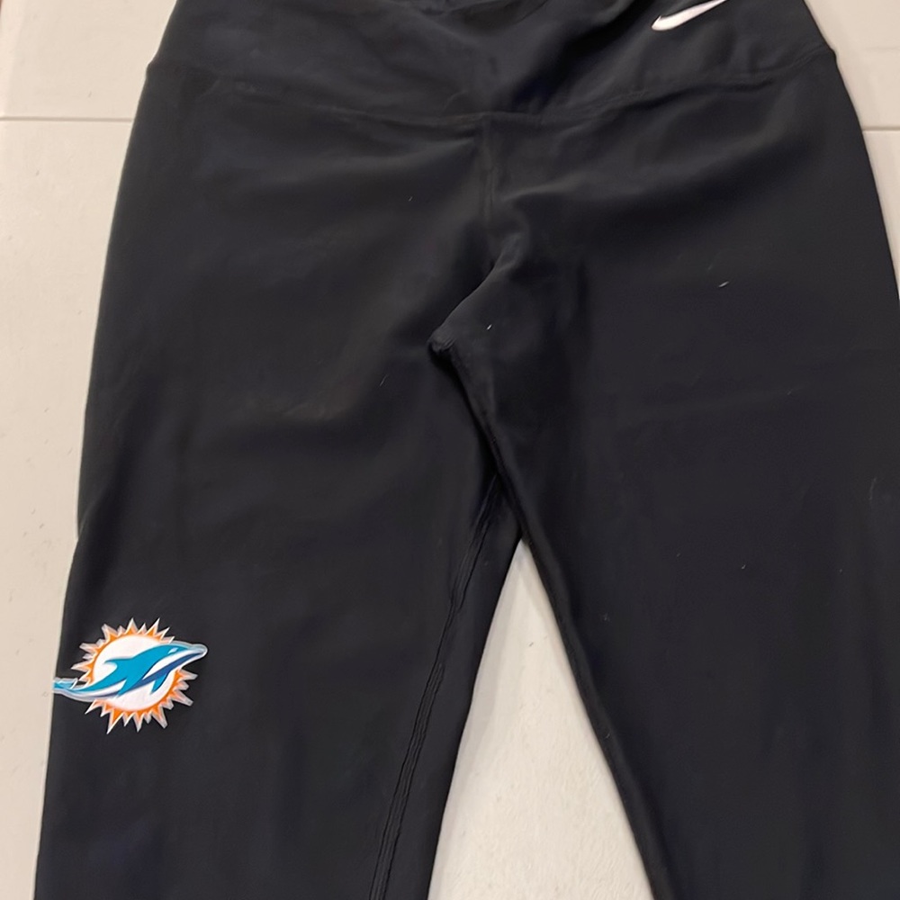 Women’s size Medium Dri-fit Nike Capris